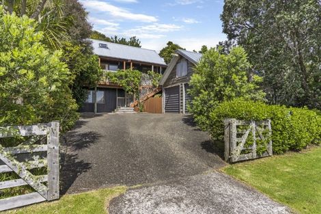Photo of property in 107 Park Avenue, Whangamata, 3620