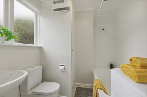 Photo of property in 2/77 Collier Avenue, Karori, Wellington, 6012