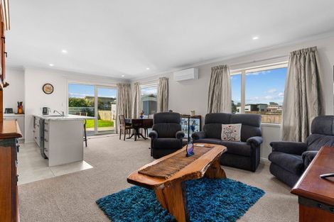 Photo of property in 4 Pipi Place, Baylys Beach, Dargaville, 0377