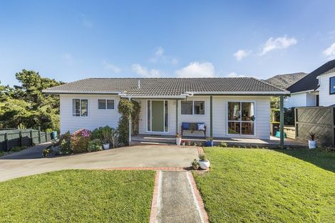 Photo of property in 22 John Witton Drive, Crofton Downs, Wellington, 6035