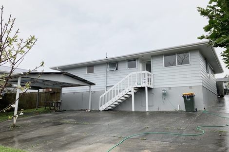 Photo of property in 69 Kemp Road, Massey, Auckland, 0614