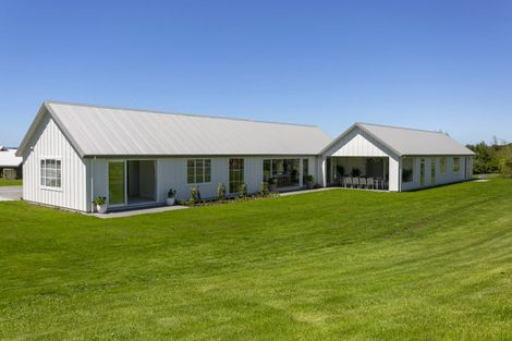 Photo of property in 5 Lens Way, Acacia Bay, Taupo, 3385