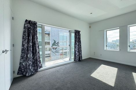 Photo of property in 5/41 Home Street, Mount Victoria, Wellington, 6011