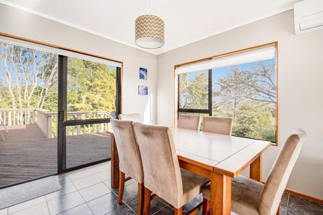 Photo of property in 2 Hand Road, Helensville, 0800