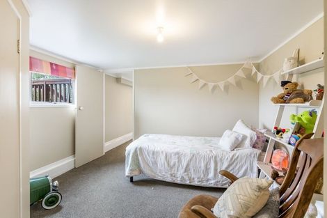 Photo of property in 1/19 Limmer Place, Browns Bay, Auckland, 0632
