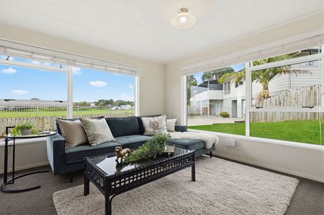 Photo of property in 140b Queen Street, Waiuku, 2123