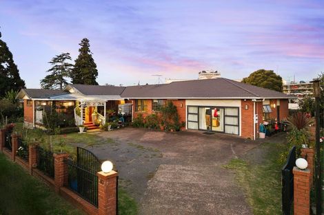 Photo of property in 80 Rosella Road, Mangere East, Auckland, 2024