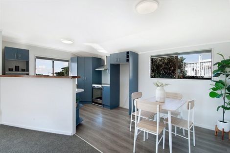 Photo of property in 2/25 Clearview Heights, Ranui, Auckland, 0612