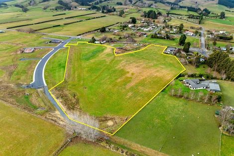 Photo of property in 21 Back Road, Okains Bay, 7583