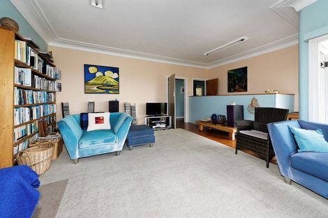 Photo of property in 3 Park Road, Titirangi, Auckland, 0604