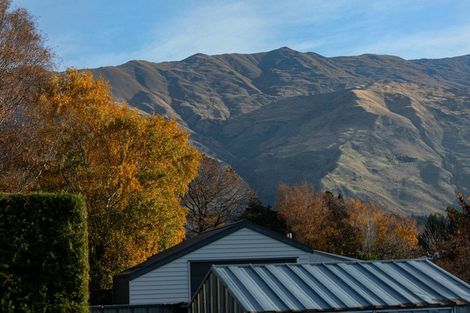 Photo of property in 165 Warren Street, Wanaka, 9305
