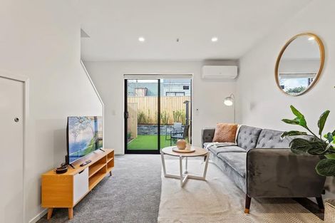 Photo of property in 8/10 Fathom Place, Te Atatu Peninsula, Auckland, 0610