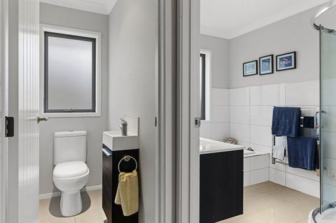 Photo of property in 525e Mangorei Road, Highlands Park, New Plymouth, 4312