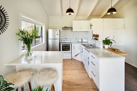 Photo of property in 16b Fernhaven Grove, Newlands, Wellington, 6037