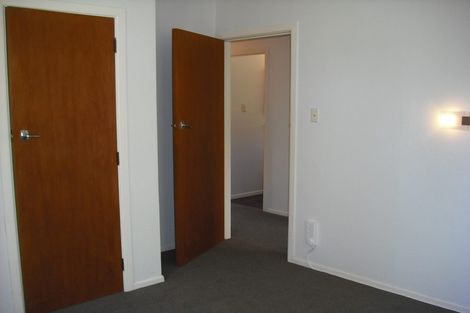 Photo of property in 19a Huntingdon Street, Northland, Wellington, 6012