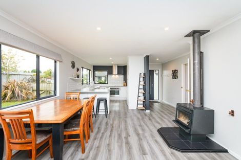 Photo of property in 4 Almond Grove, Feilding, 4702