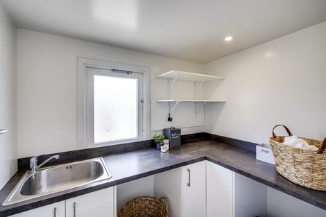 Photo of property in 3 Saint Andrews Road, Havelock North, 4130