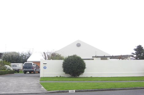 Photo of property in 18 Russell Drive, Oakura, 4314