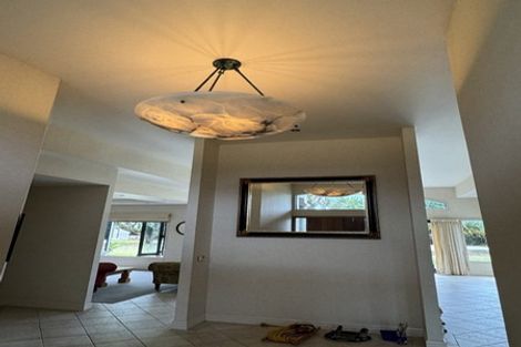 Photo of property in 115 Station Road, Kumeu, 0891