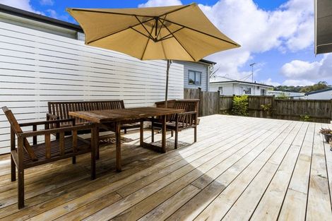 Photo of property in 2/7 Eskdale Road, Birkdale, Auckland, 0626