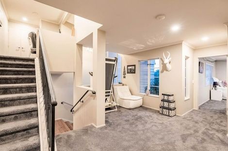 Photo of property in 5 Chateau Rise, Flat Bush, Auckland, 2016