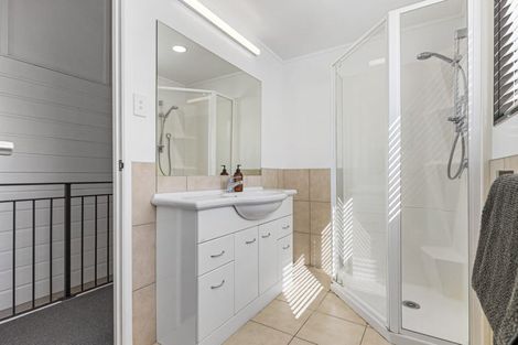 Photo of property in 133 Sandspit Road, Shelly Park, Auckland, 2014