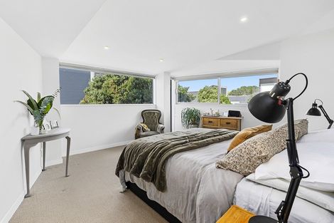 Photo of property in 5 Boardwalk Lane, Seatoun, Wellington, 6022