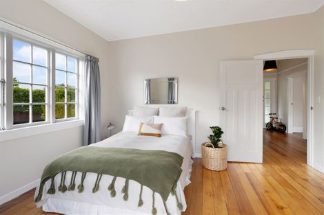 Photo of property in 5 Rewa Street, New Lynn, Auckland, 0600