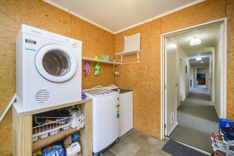 Photo of property in 53 Geneva Terrace, Kelvin Grove, Palmerston North, 4414