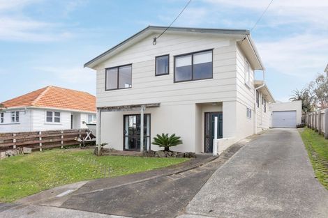 Photo of property in 34 Karaka Street, Helensville, 0800