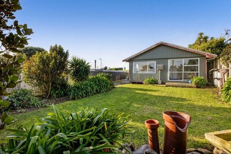 Photo of property in 10 Hira Street, Ohawe, Hawera, 4671