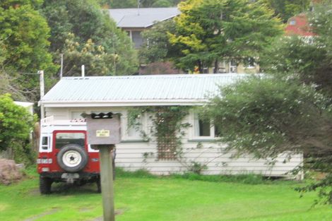 Photo of property in 24 Pohutukawa Avenue, Red Beach, 0932