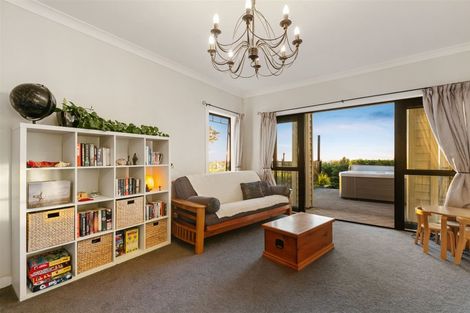 Photo of property in 251 Kaipara Road, Papakura, 2582