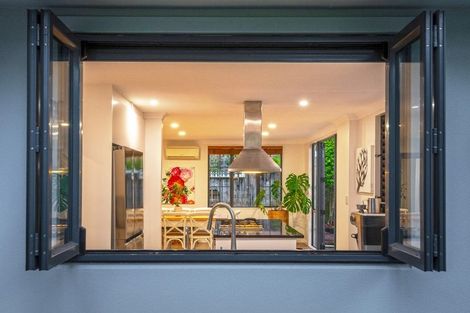 Photo of property in 8a Onepoto Road, Hauraki, Auckland, 0622