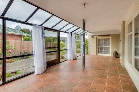 Photo of property in 16 Ilfracombe Place, Burnside, Christchurch, 8053