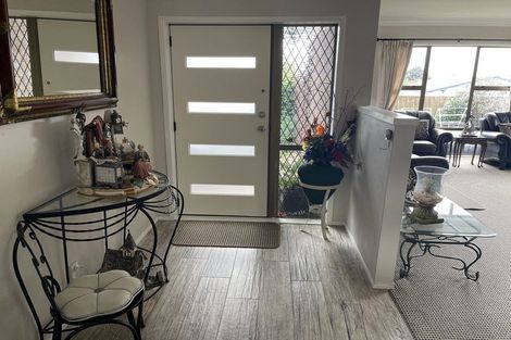 Photo of property in 106 Everglade Drive, Totara Heights, Auckland, 2105