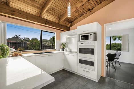 Photo of property in 2/23 Beatrice Avenue, Hillcrest, Auckland, 0627