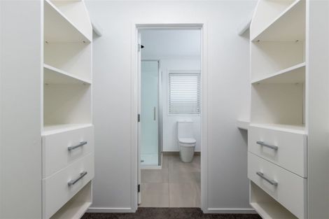 Photo of property in 19 Papa Orchard Drive, Kumeu, 0810