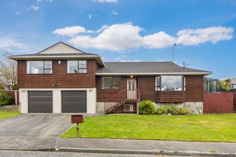 Photo of property in 2 James Cook Drive, Whitby, Porirua, 5024