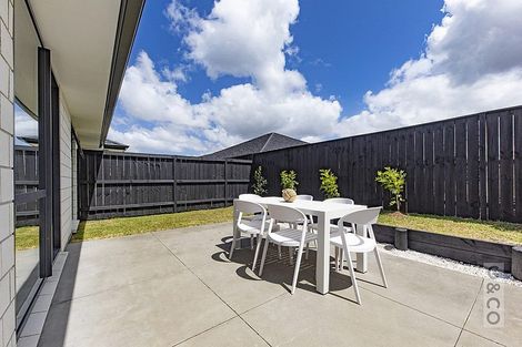 Photo of property in 14 Kelly Road, Riverhead, 0820