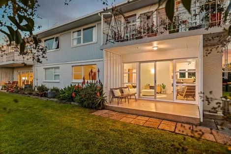 Photo of property in 3/133 Shakespeare Road, Milford, Auckland, 0620