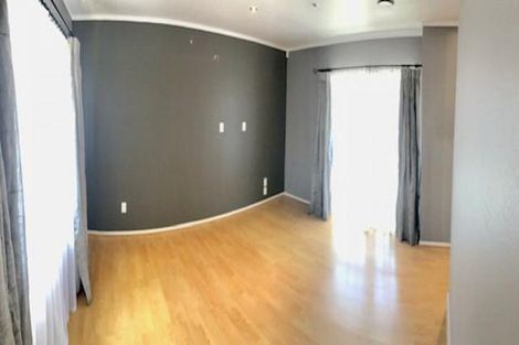 Photo of property in 3 Newinn Crescent, East Tamaki Heights, Auckland, 2016