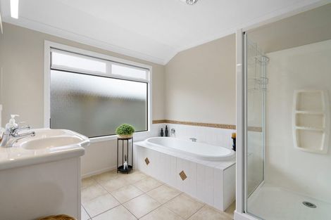 Photo of property in 11 Mirbeck Avenue, Cambridge, 3434