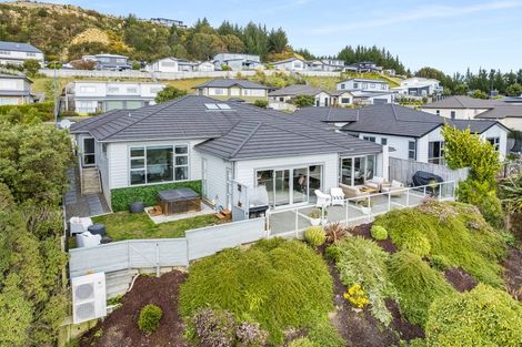 Photo of property in 10 Madeira Close, Whitby, Porirua, 5024