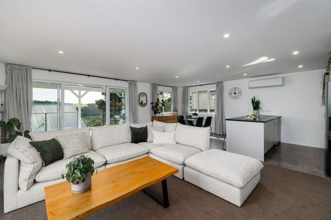 Photo of property in 12a Waterview Place, Haruru, 0204