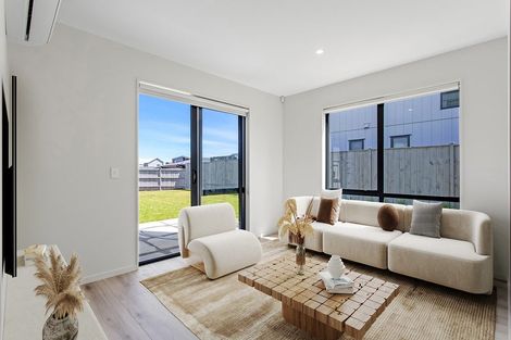 Photo of property in 3 Aquamarine Road, Rosehill, 2113
