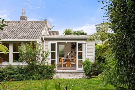 Photo of property in 39 Victory Avenue, Karori, Wellington, 6012