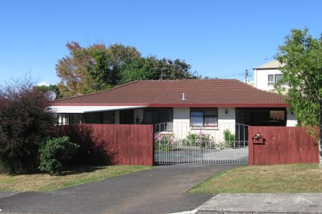 Photo of property in 1a Rickards Place, New Lynn, Auckland, 0600