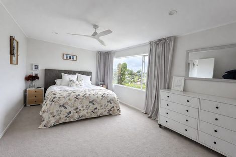 Photo of property in 33 Agincourt Street, Glenfield, Auckland, 0629