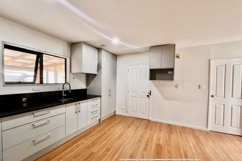 Photo of property in 26 Nile Road, Kelston, Auckland, 0602